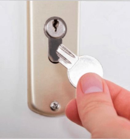 lockout-broken-key-in-the-lock-1